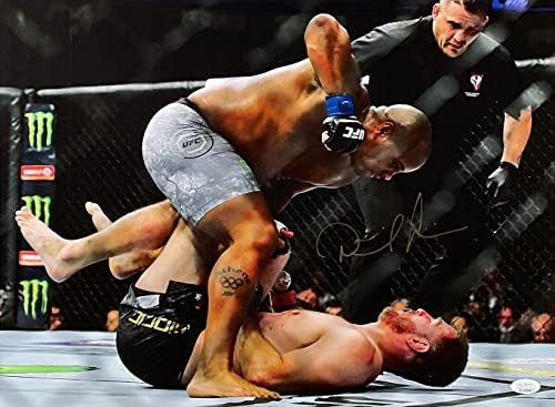 Daniel Cormier İmzalı UFC 16x20 Fotoğraf JSA ITP - İmzalı UFC Fotoğrafları